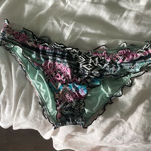 Bikini bottoms